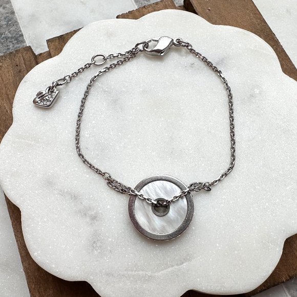 Swarovski Mother of Pearl Bracelet - Picture 1 of 6